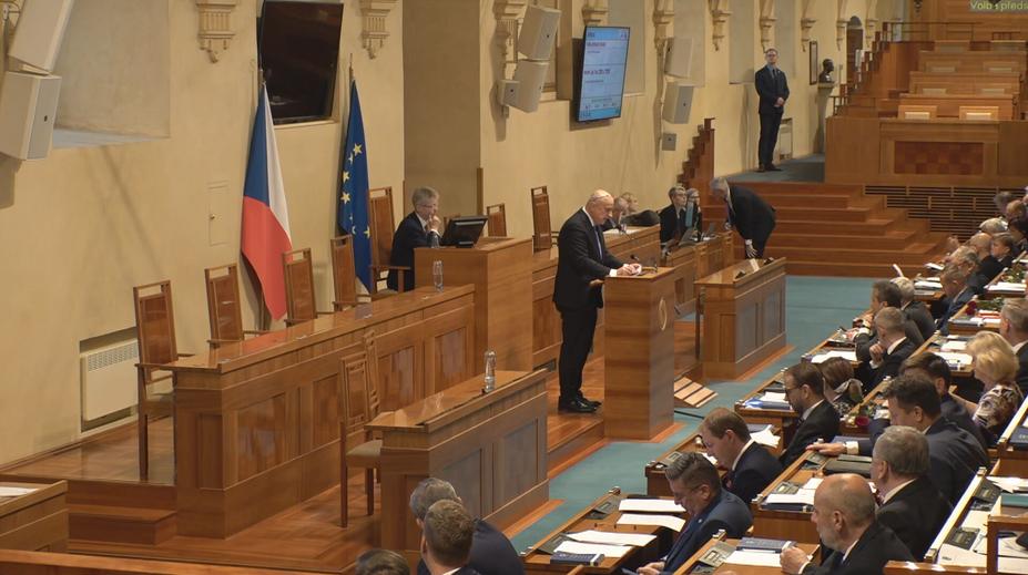 Senátoři schválili školskou novelu. Zřizovatelé se bojí, že nebudou mít dost peněz