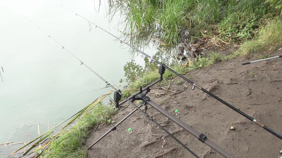 Překvapení rybáře u brněnské přehrady. Místo ryby chytil výbušninu