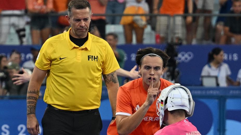 Nesportovní gesto v Paříži. Olympijský vítěz se vysmíval poraženému