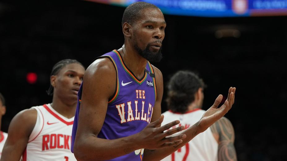 Jako v Kulovém blesku. Do výměny Kevina Duranta v NBA se zapojilo sedm týmů