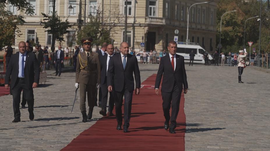 Babiš s Havlíčkem dorazili do Bulharska. Chtějí tam řešit drahé energie