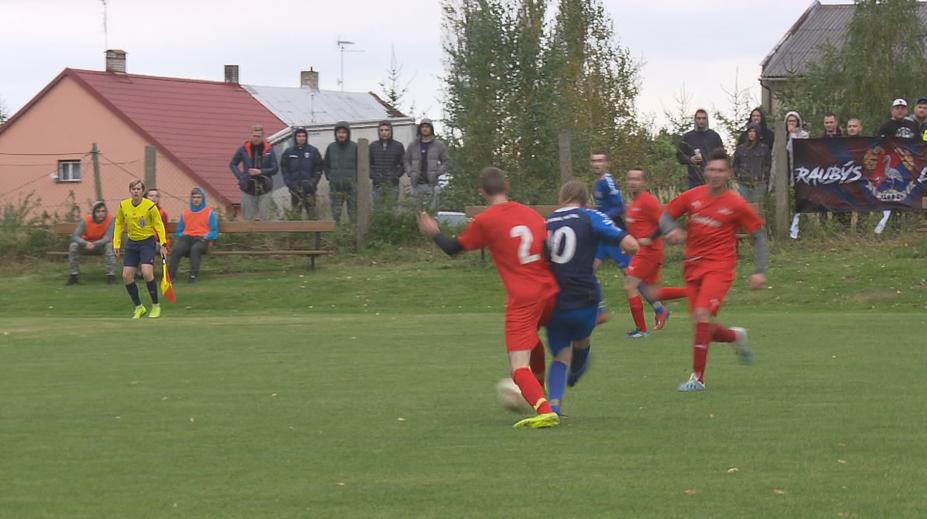 Inspektor v Puklicích: Třaskavé derby, drama až do konce a diváci za plotem!