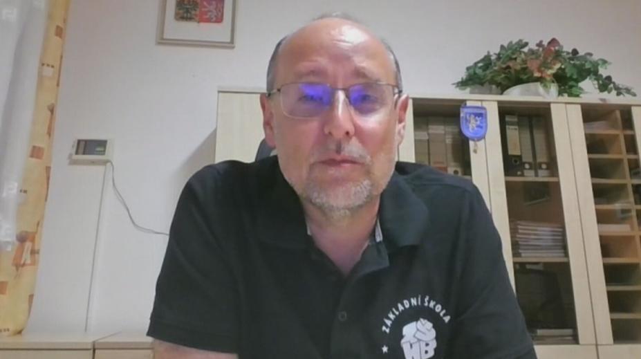 Prodloužení letních prázdnin: Ovlivněno by bylo jak školství, tak chod domácností, říká Hájek