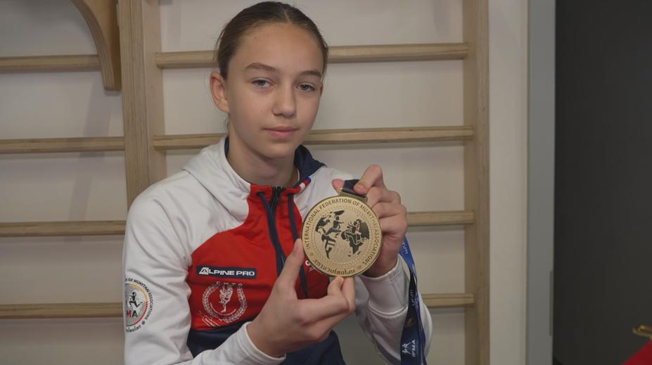 Česko má dvojnásobnou mistryni světa v muay thai. Je jí 13letá drobná dívenka
