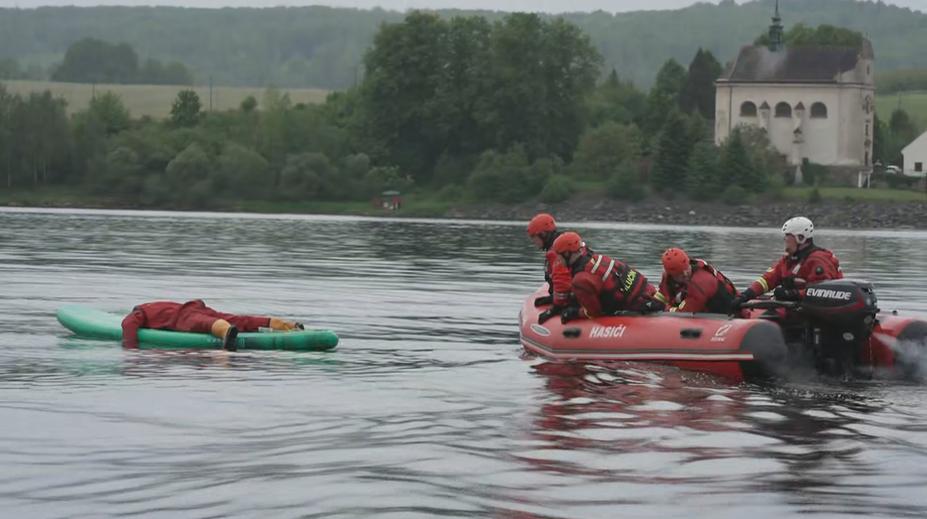 Na Slezské Hartě soutěžili hasiči ve vodním záchranářství. Dorazily i týmy z Polska