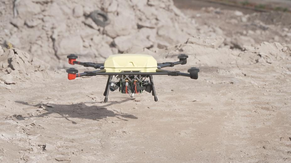 Čeští vývojáři představili speciální dron. Pomáhá s vyhledáváním zraněných lidí
