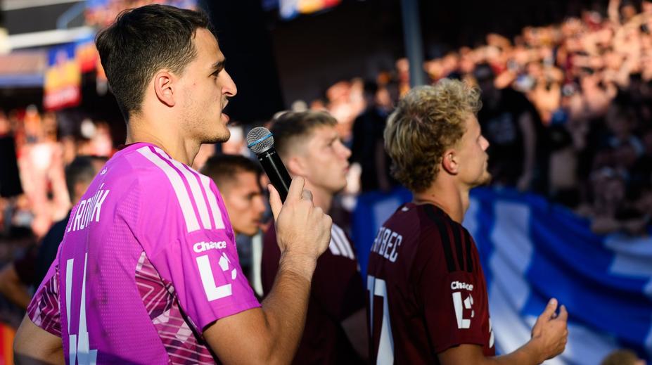 Video odhalilo slova Surovčíka pod kotlem: Jurásek nám pomůže, nepískejte na něj