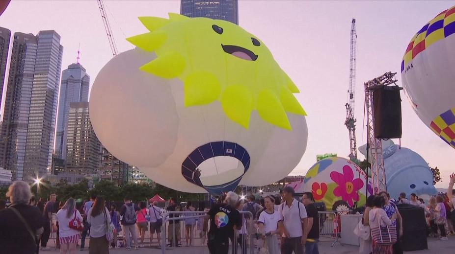 V Hongkongu se koná festival horkovzdušných balónů. Dorazily týmy z celého světa