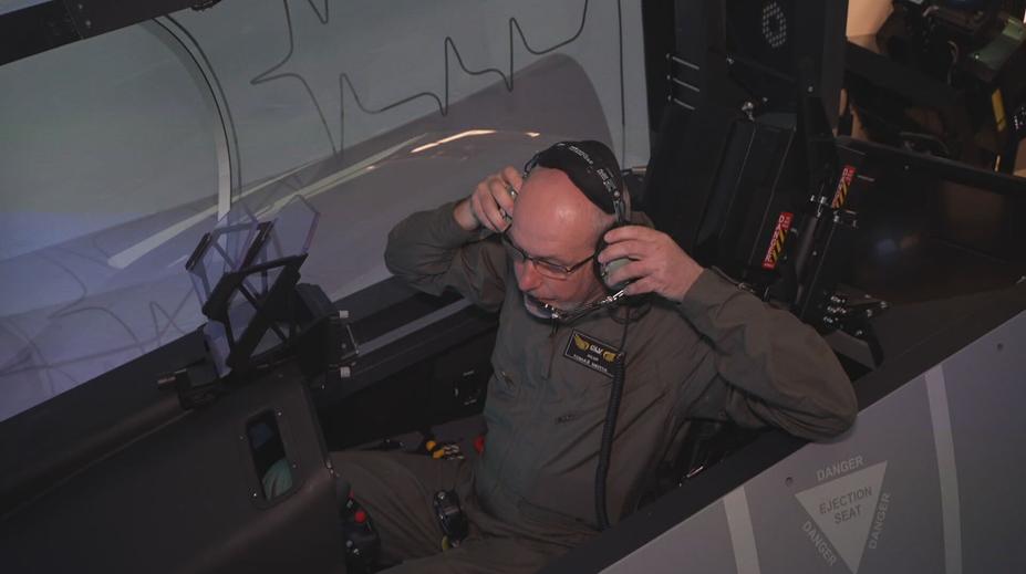Pardubice mají nejmodernější trenažér na stíhačky. Budou na něm cvičit piloti F-35