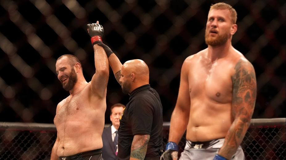 Slovensko má v UFC další výhru, Budayův triumf je ale zpochybňován