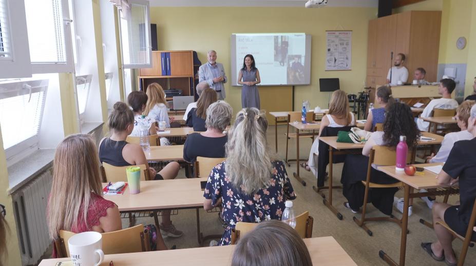 Na první školní den se chystají i učitelé. Rady dostali od Čenského i stylistky
