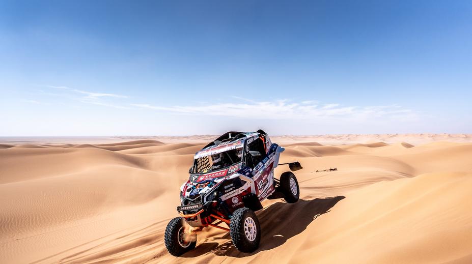 Macháček nakonec Dakar pojede. Nahradí zraněnou Yasmeen Kolocovou