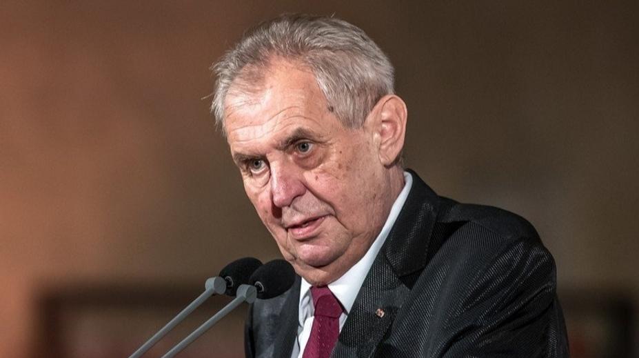 Zeman prozradil, jak je na tom se zdravím. "Už udělám několik kroků," řekl