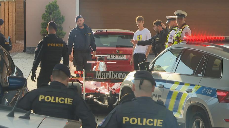 Případ formule na D4 nekončí. O trestu pro řidiče se bude znovu rozhodovat