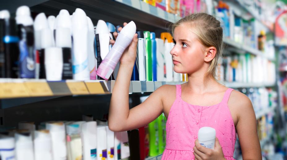 Dvě děti v Polsku dýchaly výpary z deodorantu. 11letý chlapec zemřel