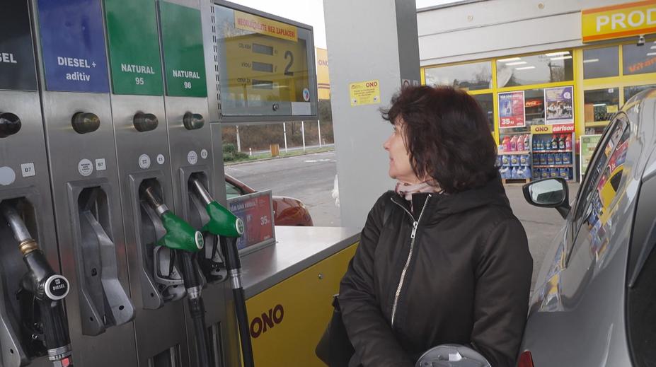 Ceny benzínu stále padají. Nepotrvá to ale dlouho, varují experti