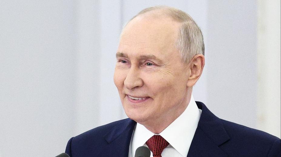 Putin se nečekaně objevil v davu lidí. Prozradil o Rusku víc, než by chtěl