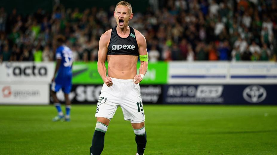 Z ligových trávníků na radnici? Kanonýr Chramosta jde do voleb v Benátkách