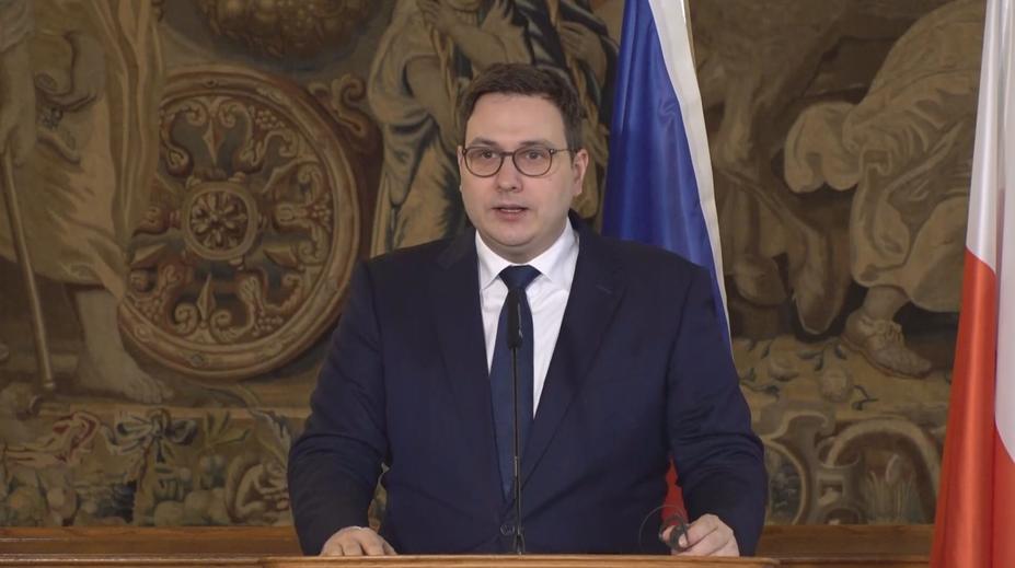 Přednášku Lipavského přerušili demonstranti. Jsi válečný zločinec, křičeli na něj