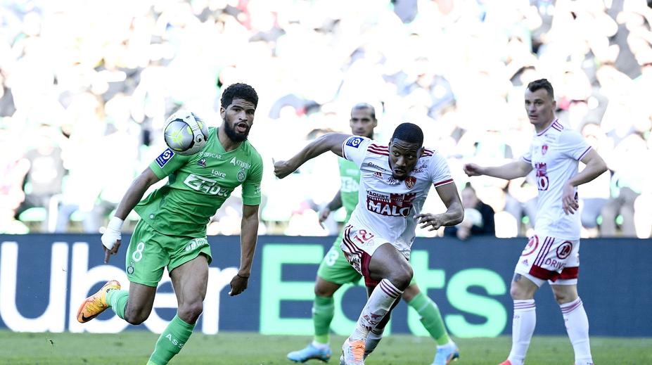St. Étienne po výhře drží šanci na udržení. Lille padlo s Lens