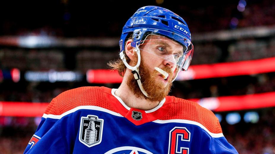 McDavid je nejužitečnějším hráčem play-off. Jako poražený vyhrál po 21 letech