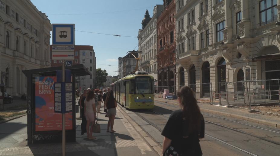 Změna při čekání na šalinu. Lidé se na zastávkách v Brně dozvědí původ jejich názvu