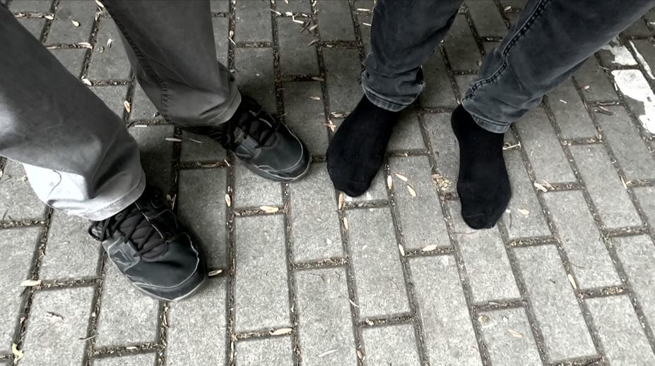Opilý řidič chtěl vyzrát na hlídku. Prozradily ho pantofle