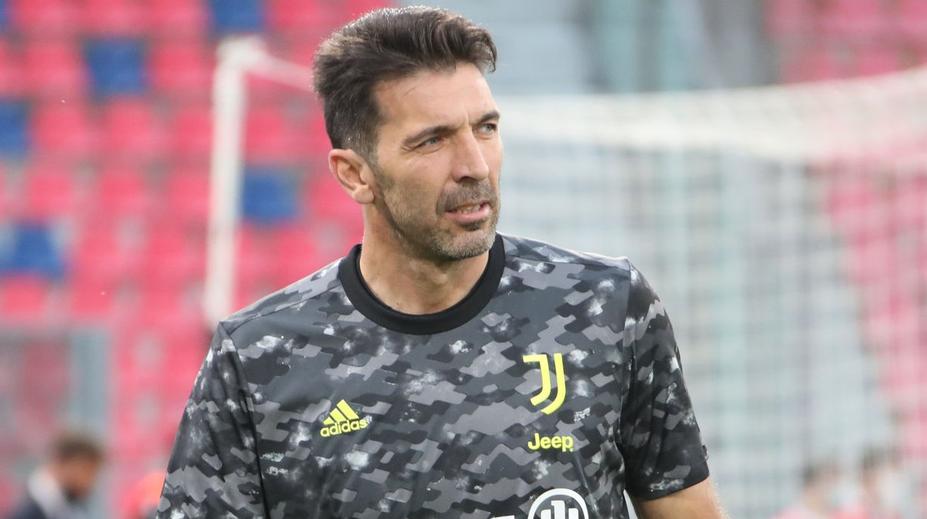 Konec velké brankářské legendy. Buffon se v 45 letech loučí s fotbalem