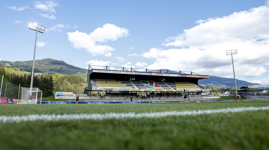 Divoké oslavy triumfu v rakouském poháru. Fanoušci zapálili vlastní stadion