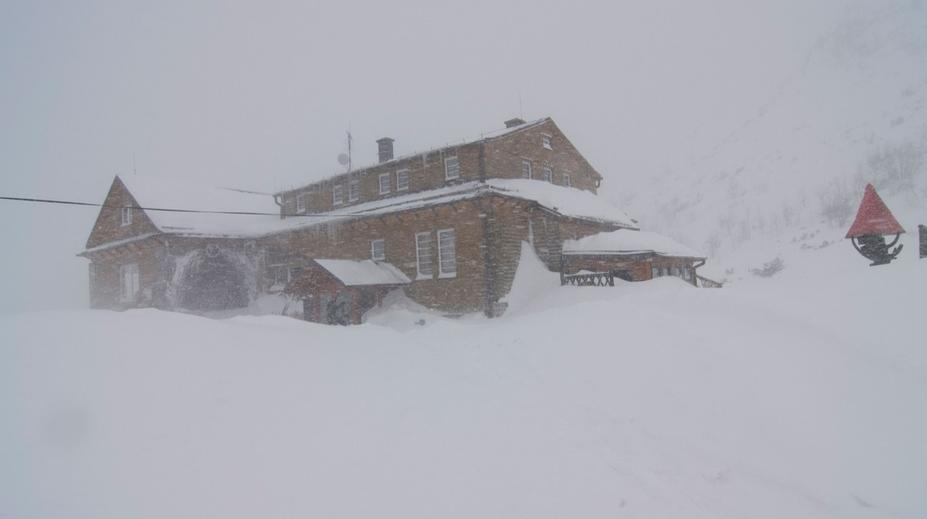 Extrémní vítr paralyzoval Tatry. Lyžařská střediska i lanovky jsou mimo provoz