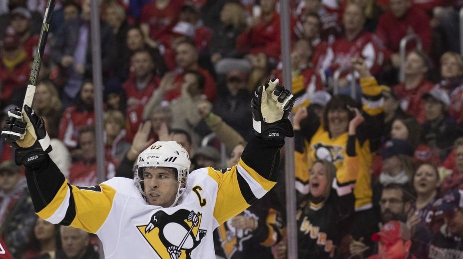 Crosby má 800. nahrávku, Matthews dotahuje Pastu. Kämpf skóroval