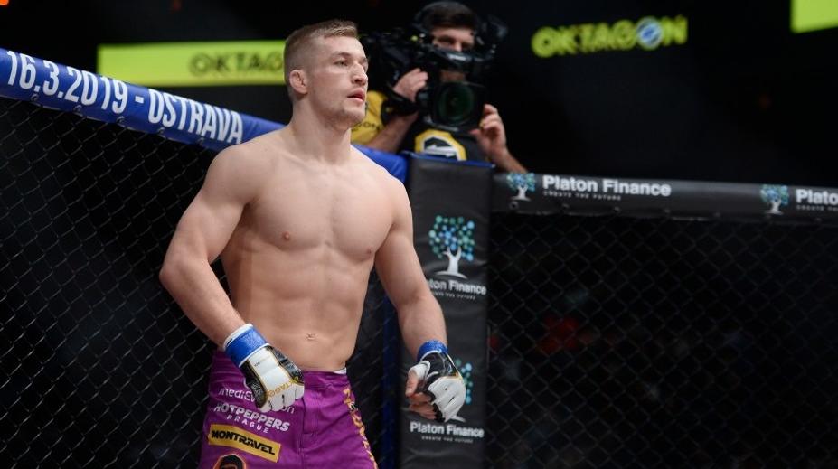 Rozchodil highkick a obhájil pás. Šampionem Oktagonu zůstává Kozma