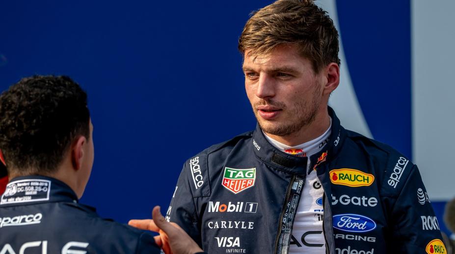 Spor o chladící vesty. Verstappen si rýpl do rivala: Možná ho vezmu do sauny