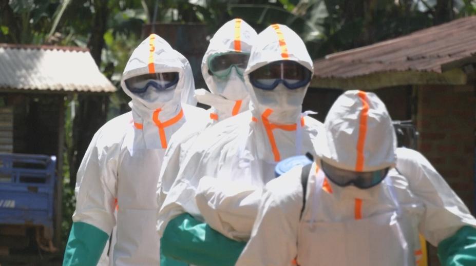 Ebola v Kongu není pod kontrolou. Místní nevěří lékařům, hází po nich i kameny