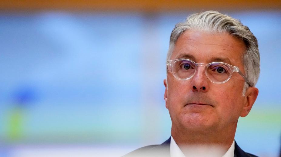 Exšéf Audi už zná trest za podvody. Bývalý ředitel koncernu VW se mu zatím vyhýbá