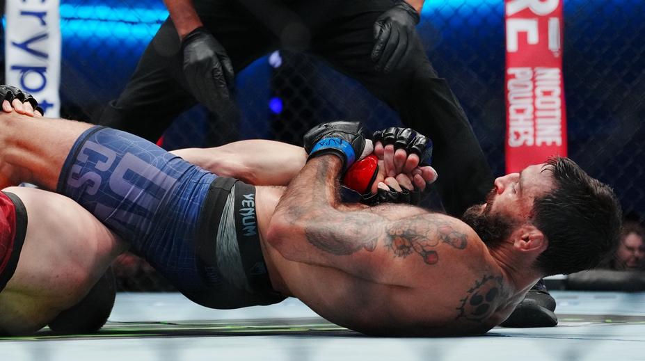 Dana White byl v šoku. Zápasník se v boji o UFC nevzdal ani v šílené submisi