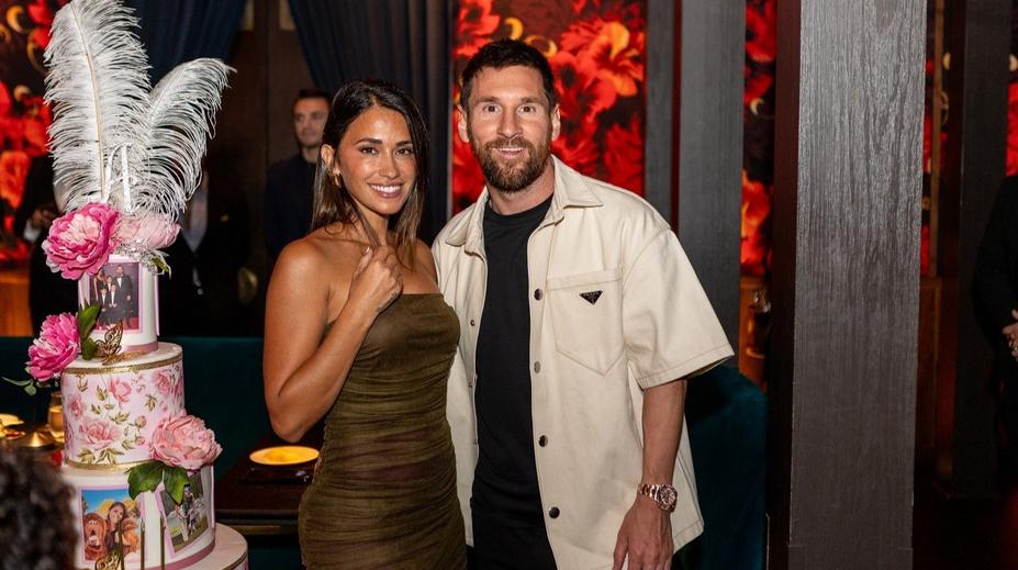 Láska jim pořád kvete. Messi se na Valentýna ukázal, partnerce dal obří dárek