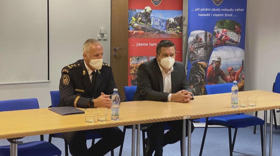Hamáček představil nového šéfa hasičů. Rybu nahradil Vlček