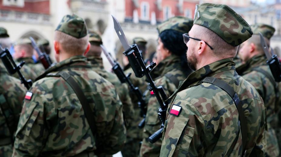 Polský generál burcuje k válce s Ruskem. Vraťte se na zem, sepsul ho politik