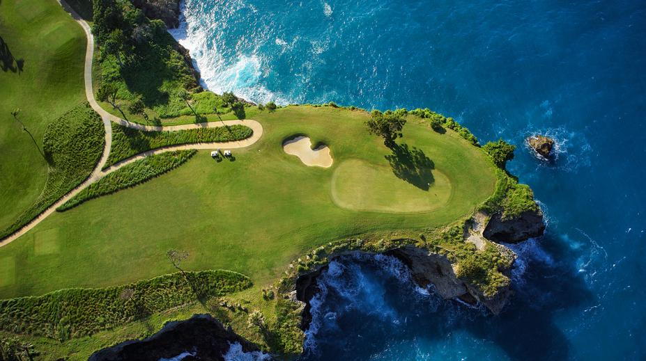 Milovníci golfu zbystřete! Tenhle golfový ráj se vyplatí navštívit