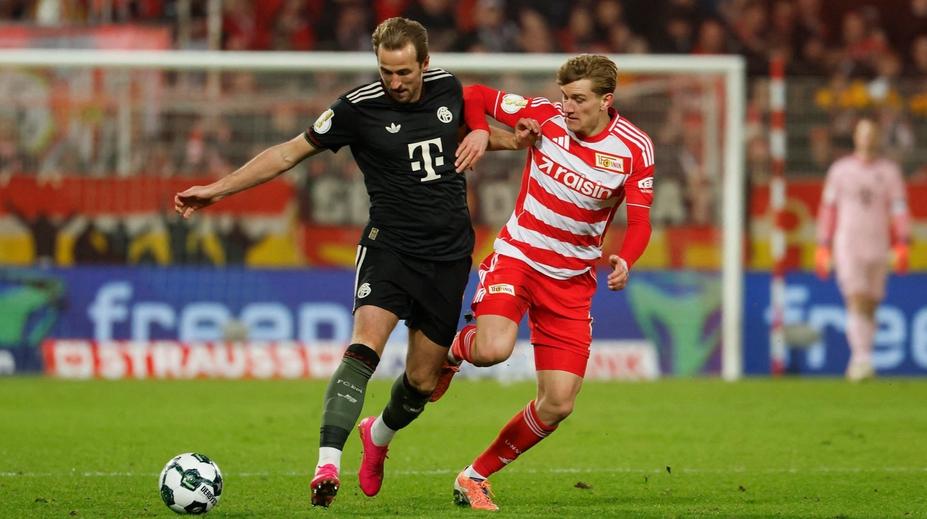Bayern postoupil do čtvrtfinále DFB Pokalu. Union si dával vlastní góly