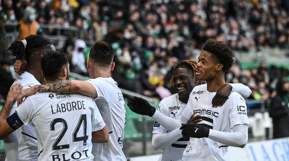 Bývalý tým Petra Čecha zničil St. Étienne, zastřílelo si také Monaco