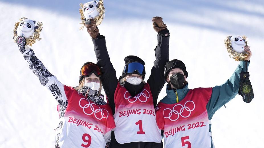 Historicky první zlato pro Nový Zéland. Sadowská Synnottová vyhrála slopestyle