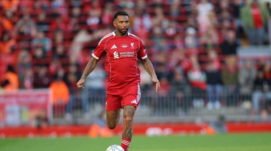 Krev, bolest a více než 50 stehů! Bývalý hráč Liverpoolu popsal brutální útok psa