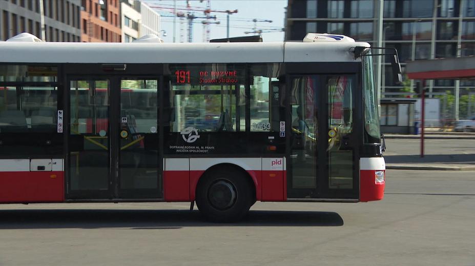 Autobusovou dopravu čekají rozsáhlé změny. Kraje se připravují na silné ročníky