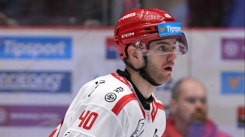 Extraligový šampion do toho praštil. Na svatbě oblékl kroj, nechyběli hvězdní spoluhráči