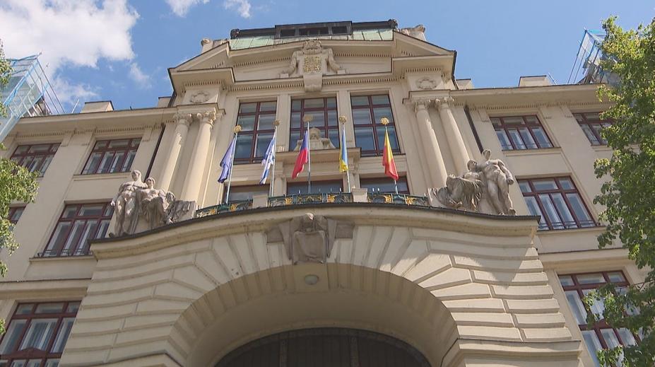 Ostrá slova ze zastupitelstva Prahy. Zapnuté mikrofony potrápily politiky