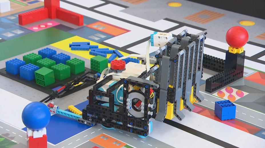 Soutěž robotů v Česku: Mladí se utkali v programování i týmové spolupráci