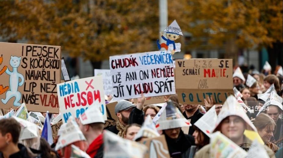Studenti v Brně vyhlásili kvůli rušení koncesionářských poplatků stávku