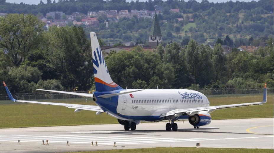 Chvíle hrůzy na palubě letadla: Teploty v kabině dosahovaly přes 50 stupňů